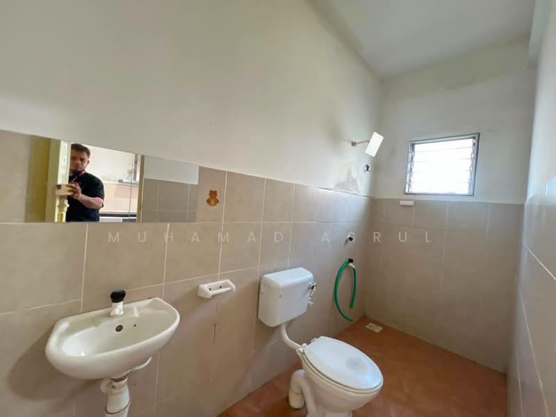 Rumah Teres 2 Tingkat untuk Dijual di Taman Scientex Pasir Gudang (Pasir Gudang) - Muhamad Asrul - Bathroom - PropertyGuru.com.my