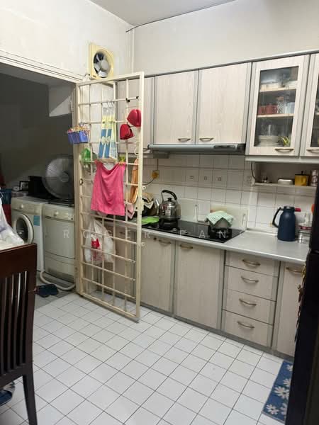 Rumah Teres 2 Tingkat untuk Dijual di Taman Taming Jaya (Balakong) - Roger Pang - Kitchen - PropertyGuru.com.my