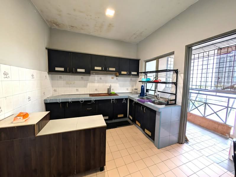 Condominium for Sale at Sri Suajaya Condominium - Syukor Hartanah - Kitchen - PropertyGuru.com.my