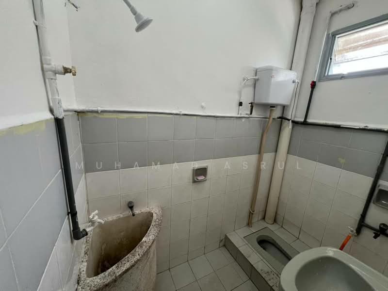Rumah Teres 2 Tingkat untuk Dijual di Taman Pasir Putih (Pasir Gudang) - Muhamad Asrul - Bathroom - PropertyGuru.com.my