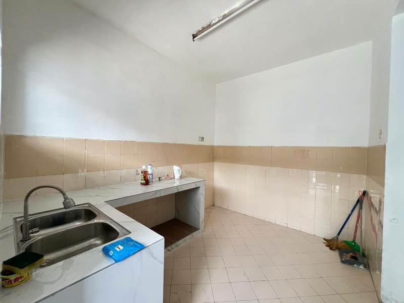 Rumah Teres 2 Tingkat untuk Dijual di Taman Pasir Putih (Pasir Gudang) - Muhamad Asrul - Kitchen - PropertyGuru.com.my