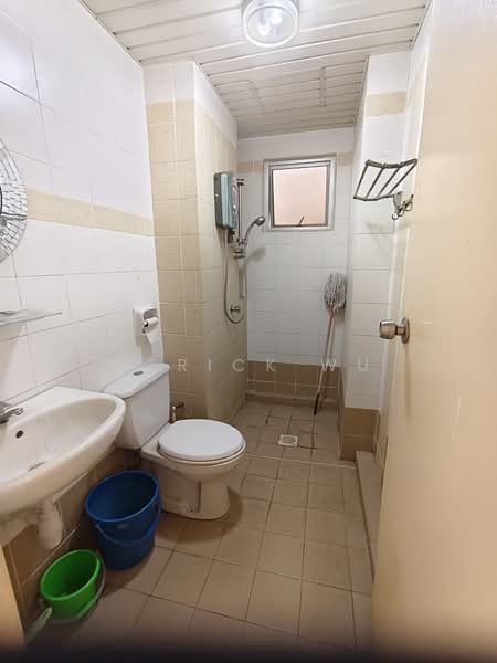 Kondominium untuk Dijual di Pudu Impian 2 - Vila Tropika - Derick Wu - Bathroom - PropertyGuru.com.my
