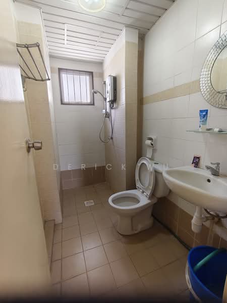Kondominium untuk Dijual di Pudu Impian 2 - Vila Tropika - Derick Wu - Bathroom - PropertyGuru.com.my