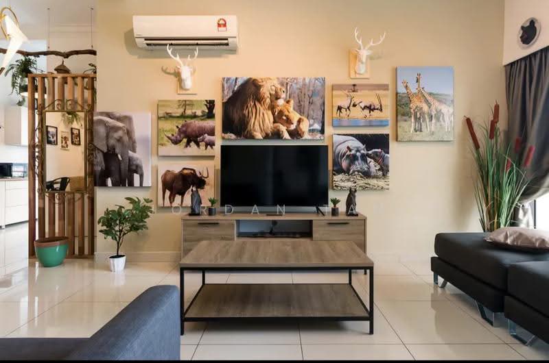Kediaman Servis untuk Dijual di Pacific Star (Service Residence) - Jordan Tan - Living Room - PropertyGuru.com.my