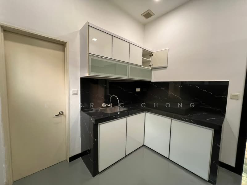 Kedai / Pejabat untuk Disewa di Taman Tasik Damai (Sungai Besi) - Kendriic Chong - Kitchen - PropertyGuru.com.my