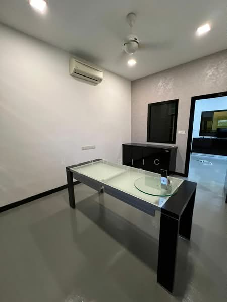 Kedai / Pejabat untuk Disewa di Taman Tasik Damai (Sungai Besi) - Kendriic Chong - Interior - PropertyGuru.com.my