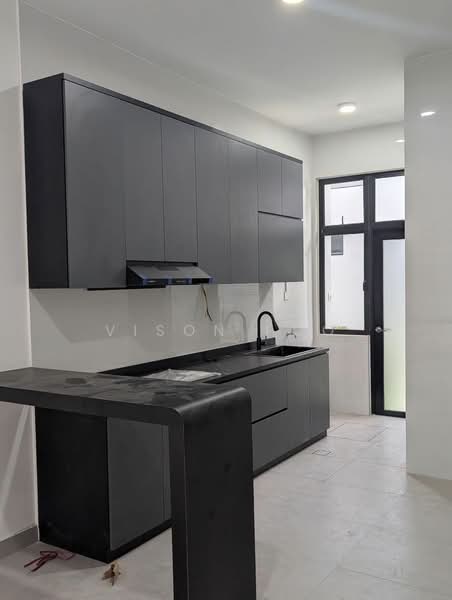 Rumah Teres 2 Tingkat untuk Disewa di Taman Mount Austin (Tebrau) - Vison Foo - Kitchen - PropertyGuru.com.my