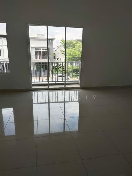 Rumah Berkembar untuk Dijual di Canary Garden (Klang) - Doris Lim - Balcony - PropertyGuru.com.my