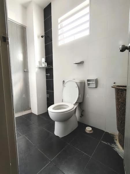 Rumah Teres 2 Tingkat untuk Dijual di Kepala Batas (Penang) - Azura Ghani - Bathroom - PropertyGuru.com.my