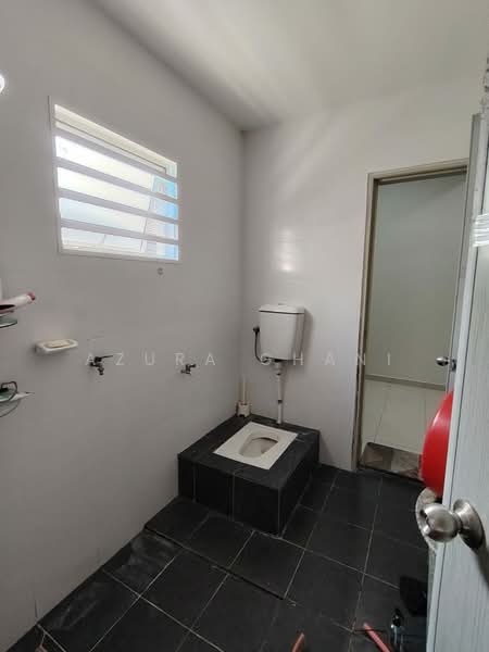 Rumah Teres 2 Tingkat untuk Dijual di Kepala Batas (Penang) - Azura Ghani - Bathroom - PropertyGuru.com.my