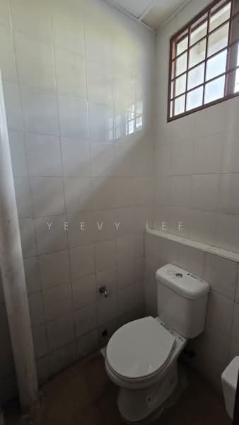 Kedai untuk Disewa di Desa Latania (Shah Alam) - Yeevy Lee - Bathroom - PropertyGuru.com.my