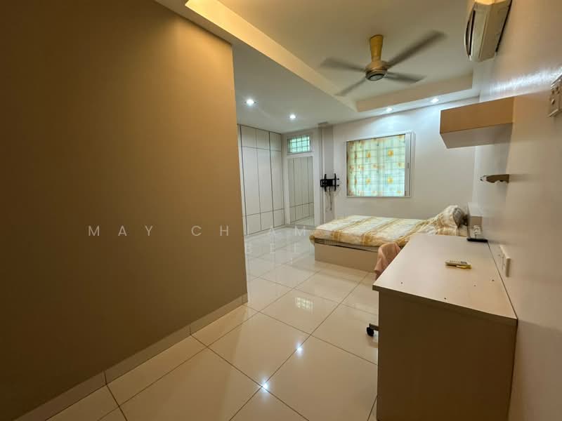 Rumah Teres 2.5 Tingkat untuk Dijual di Gelugor (Penang) - May Chiam Khooi Bee - Bedroom - PropertyGuru.com.my