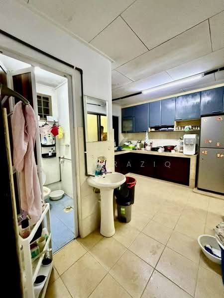 2-storey Terraced House for Rent in Taman Ungku Tun Aminah (Skudai) - Amir Raziq - Kitchen - PropertyGuru.com.my