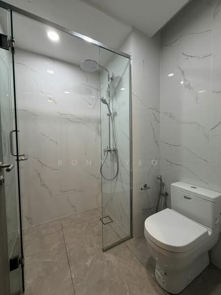 Servis Apartment untuk Disewa di Agile Bukit Bintang - Rony Yeo - Bathroom - PropertyGuru.com.my