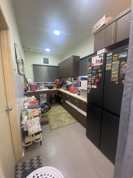 2-storey Terraced House for Sale in Taman Seri Austin (Tebrau) - Azlina Muslim - Kitchen - PropertyGuru.com.my
