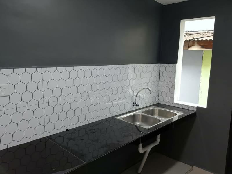Rumah Teres 2 Tingkat untuk Dijual di Taman Damai Jaya (Skudai) - Muhamad Asrul - Kitchen - PropertyGuru.com.my