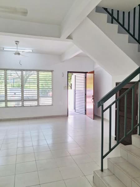 Rumah Teres 2 Tingkat untuk Disewa di Bandar Teknologi Kajang (Kajang) - Rohani Daud - Living Room - PropertyGuru.com.my