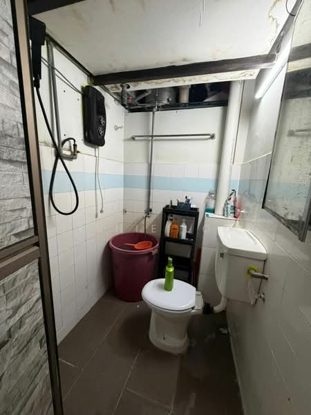 Rumah Flat untuk Dijual di Pangsapuri Perkasa - Winnie Looi - Bathroom - PropertyGuru.com.my