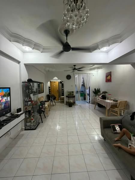 Rumah Flat untuk Dijual di Pangsapuri Perkasa - Winnie Looi - Living Room - PropertyGuru.com.my
