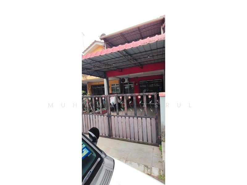 Rumah Teres 2 Tingkat untuk Dijual di Taman Sri Kluang (Kluang) - Muhamad Asrul - Exterior - PropertyGuru.com.my
