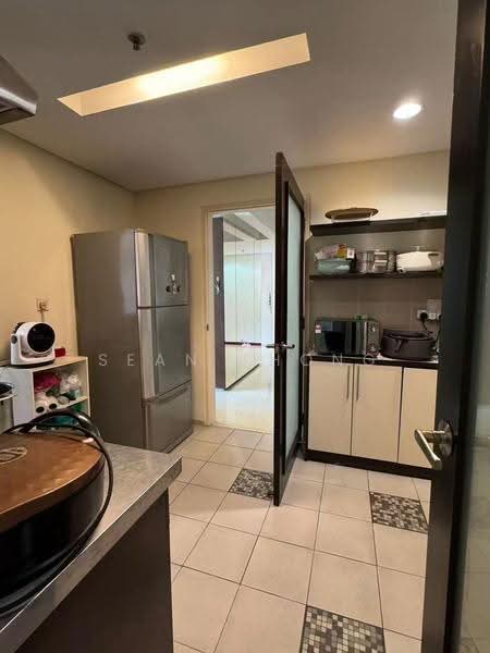 Service Residence for Sale at i-Zen @ Kiara 2 - Sean Thong - Kitchen - PropertyGuru.com.my