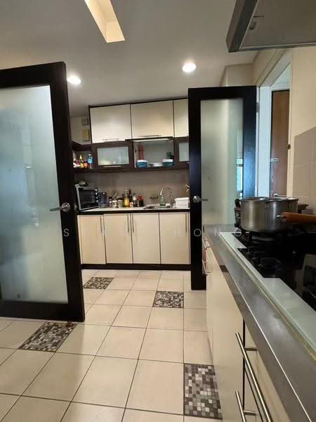 Service Residence for Sale at i-Zen @ Kiara 2 - Sean Thong - Kitchen - PropertyGuru.com.my