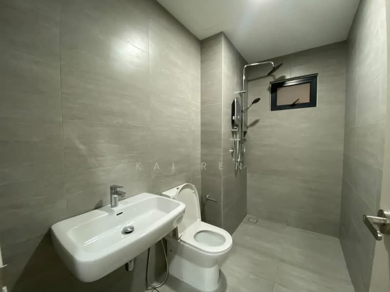 Servis Apartment untuk Disewa di Residensi Ava @ Kiara Bay - Kai Ren - Bathroom - PropertyGuru.com.my