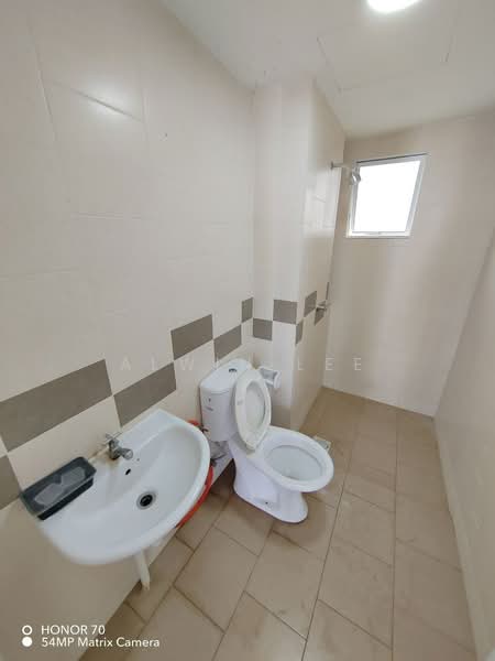 Pangsapuri untuk Disewa di Pangsapuri Seri Mutiara - Alwin Lee - Bathroom - PropertyGuru.com.my