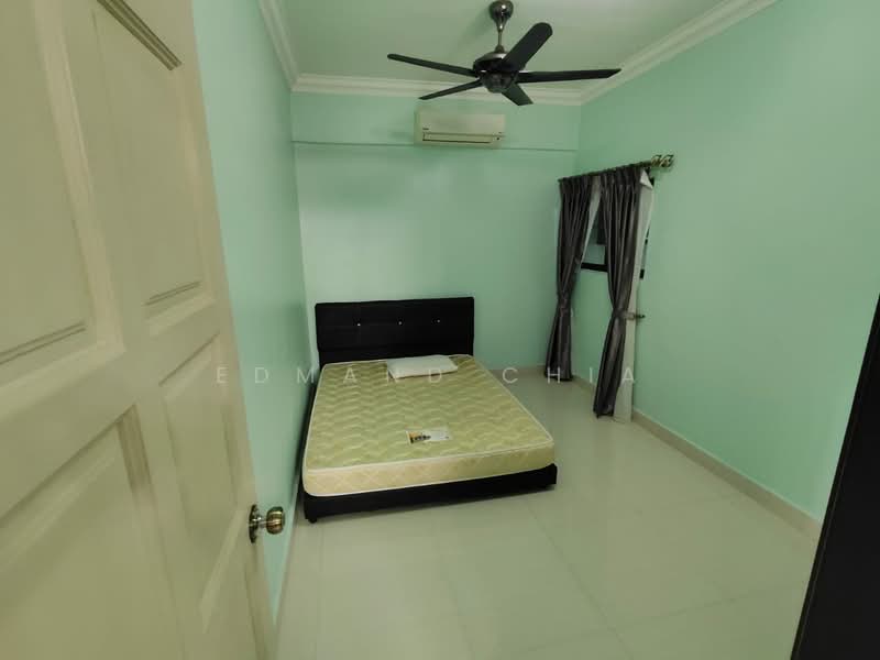 Apartment for Rent at Mutiara Serdang (Turf View) - Edmand Chia - Bedroom - PropertyGuru.com.my