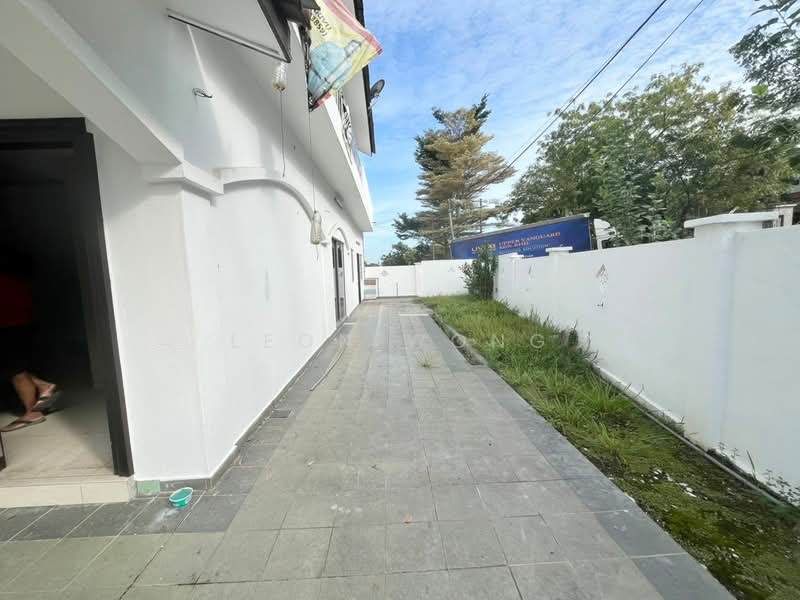 Rumah Berkembar untuk Dijual di Taman Waterfall (Rawang) - Leon Wong - Exterior - PropertyGuru.com.my