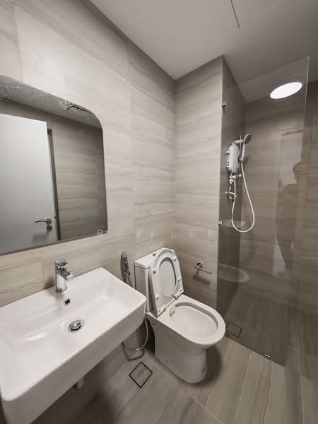 Servis Apartment untuk Disewa di BeCentral @ i-City - Ray Lee - Bathroom - PropertyGuru.com.my