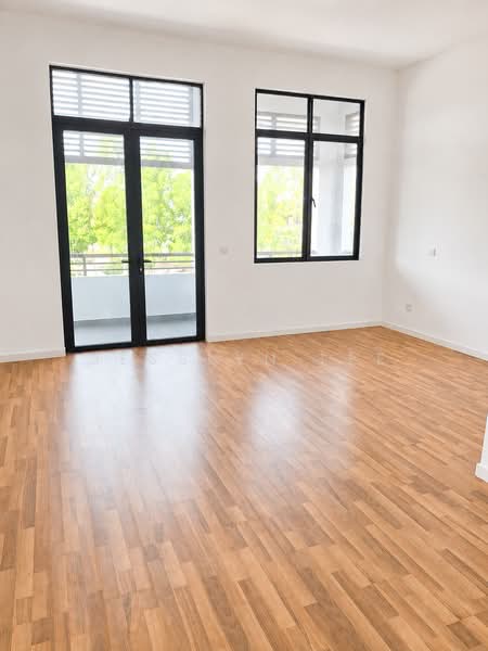 2-storey Terraced House for Sale in Eco Majestic (Semenyih) - Jesslyn Lee - Balcony - PropertyGuru.com.my