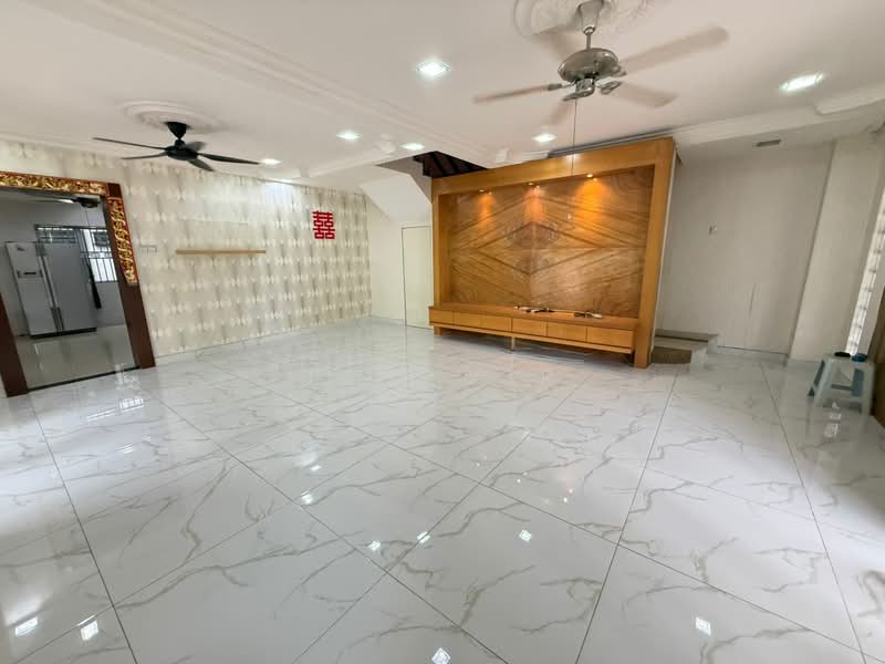 3-storey Terraced House for Sale in Subang Bestari (Shah Alam) - Tom Yip - Living Room - PropertyGuru.com.my