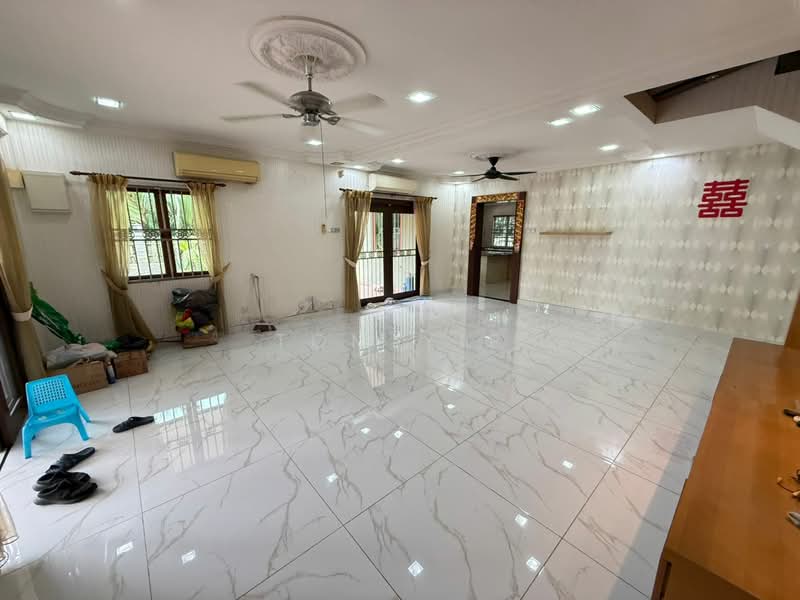 3-storey Terraced House for Sale in Subang Bestari (Shah Alam) - Tom Yip - Living Room - PropertyGuru.com.my