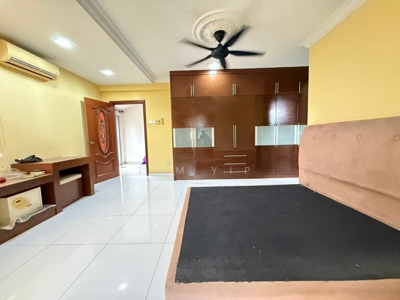 3-storey Terraced House for Sale in Subang Bestari (Shah Alam) - Tom Yip - Bedroom - PropertyGuru.com.my