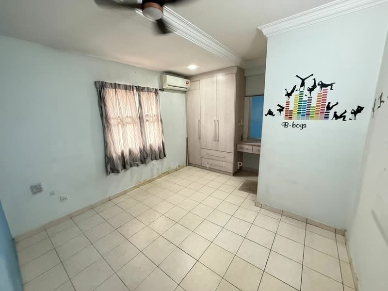 3-storey Terraced House for Sale in Subang Bestari (Shah Alam) - Tom Yip - Bedroom - PropertyGuru.com.my