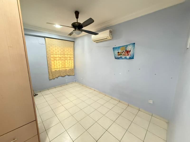 3-storey Terraced House for Sale in Subang Bestari (Shah Alam) - Tom Yip - Bedroom - PropertyGuru.com.my