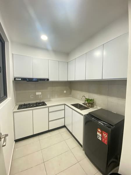 Condominium for Rent at EdgeWood Residences @ SkySanctuary - Chee Seng - Kitchen - PropertyGuru.com.my