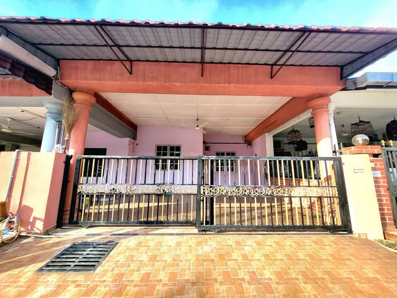1-storey Terraced House for Sale in Sungai Buloh (Selangor) - Syima Ahmad - Exterior - PropertyGuru.com.my