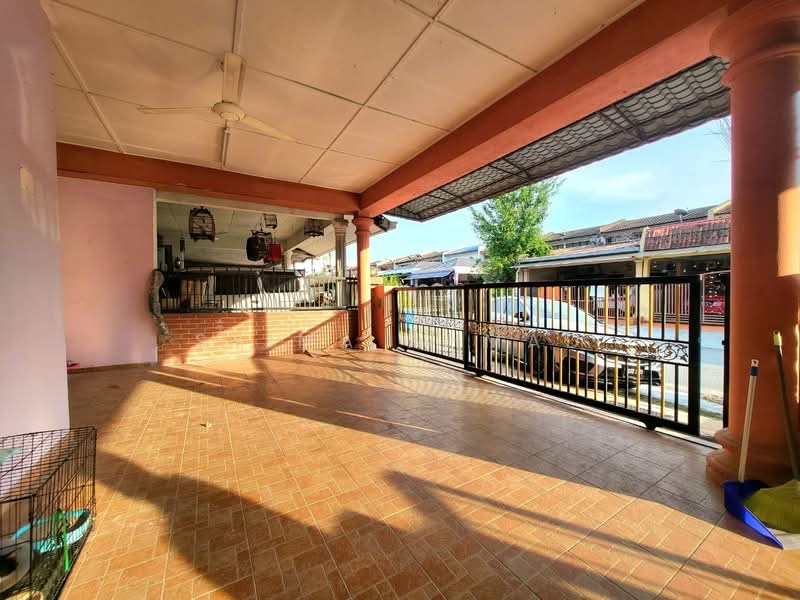 1-storey Terraced House for Sale in Sungai Buloh (Selangor) - Syima Ahmad - Exterior - PropertyGuru.com.my