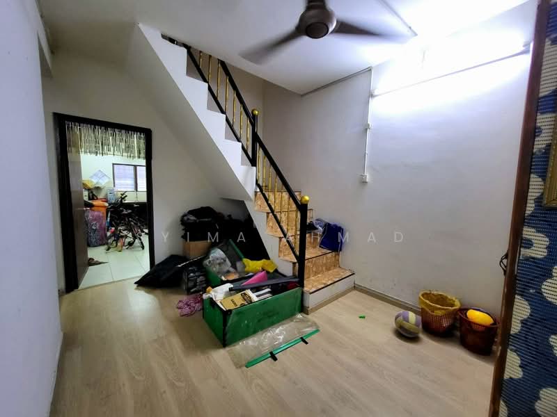 1-storey Terraced House for Sale in Sungai Buloh (Selangor) - Syima Ahmad - 2nd Living Room - PropertyGuru.com.my