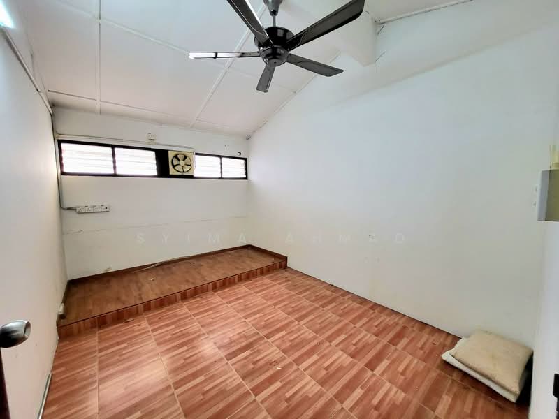 1-storey Terraced House for Sale in Sungai Buloh (Selangor) - Syima Ahmad - Bedroom - PropertyGuru.com.my