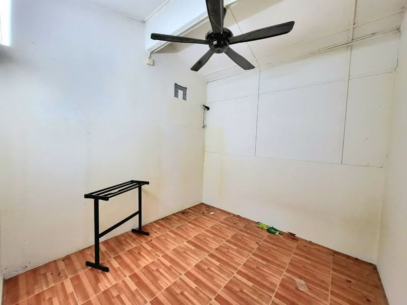 1-storey Terraced House for Sale in Sungai Buloh (Selangor) - Syima Ahmad - Bedroom - PropertyGuru.com.my