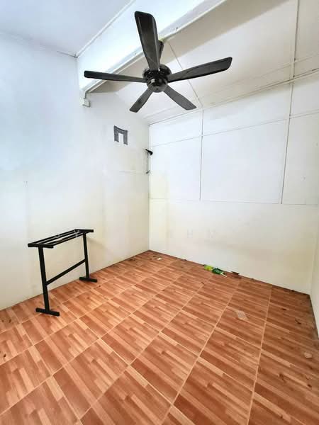 1-storey Terraced House for Sale in Sungai Buloh (Selangor) - Syima Ahmad - Bedroom - PropertyGuru.com.my