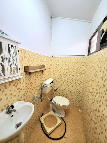 1-storey Terraced House for Sale in Sungai Buloh (Selangor) - Syima Ahmad - Bathroom - PropertyGuru.com.my