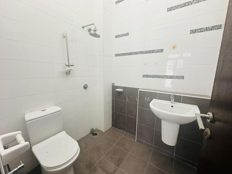 2-storey Terraced House for Sale in Denai Alam (Shah Alam) - Abby Lim - Bathroom - PropertyGuru.com.my
