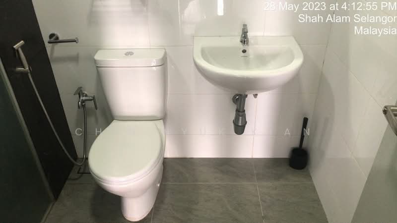 Service Residence for Sale at Paramount Utropolis - Chin Nyuk Kian - Bathroom - PropertyGuru.com.my