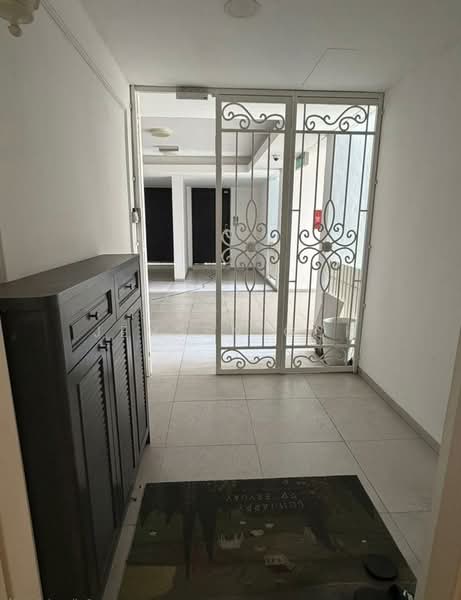 Apartment for Sale at Molek Pine 4 - Jensen Goh - Entrance - PropertyGuru.com.my
