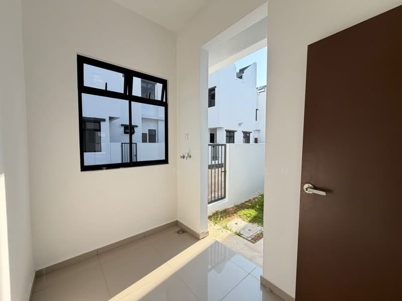 2-storey Terraced House for Sale in Bandar Dato Onn (Tebrau) - Terence Tan - Entrance - PropertyGuru.com.my