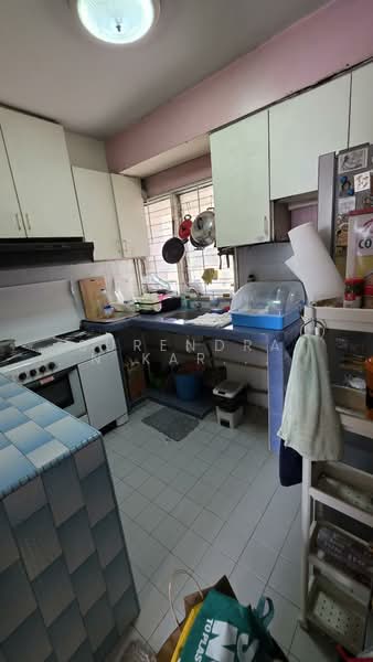 Kondominium untuk Dijual di O.G. Heights - Surendran Karapiah - Kitchen - PropertyGuru.com.my